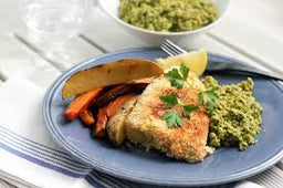 Fish & chips with carrots and broccoli