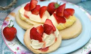 Strawberries, Clotted Cream and Shortbread